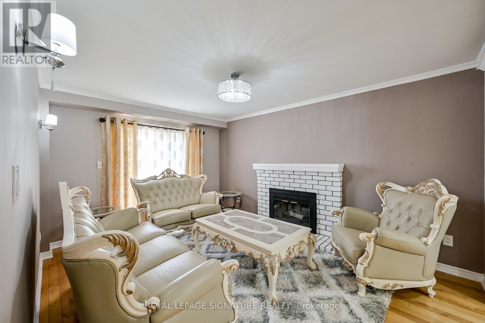 6164 Edenwood Drive, Mississauga, Ontario  L5N 2Y8 - Photo 10 - W12911134