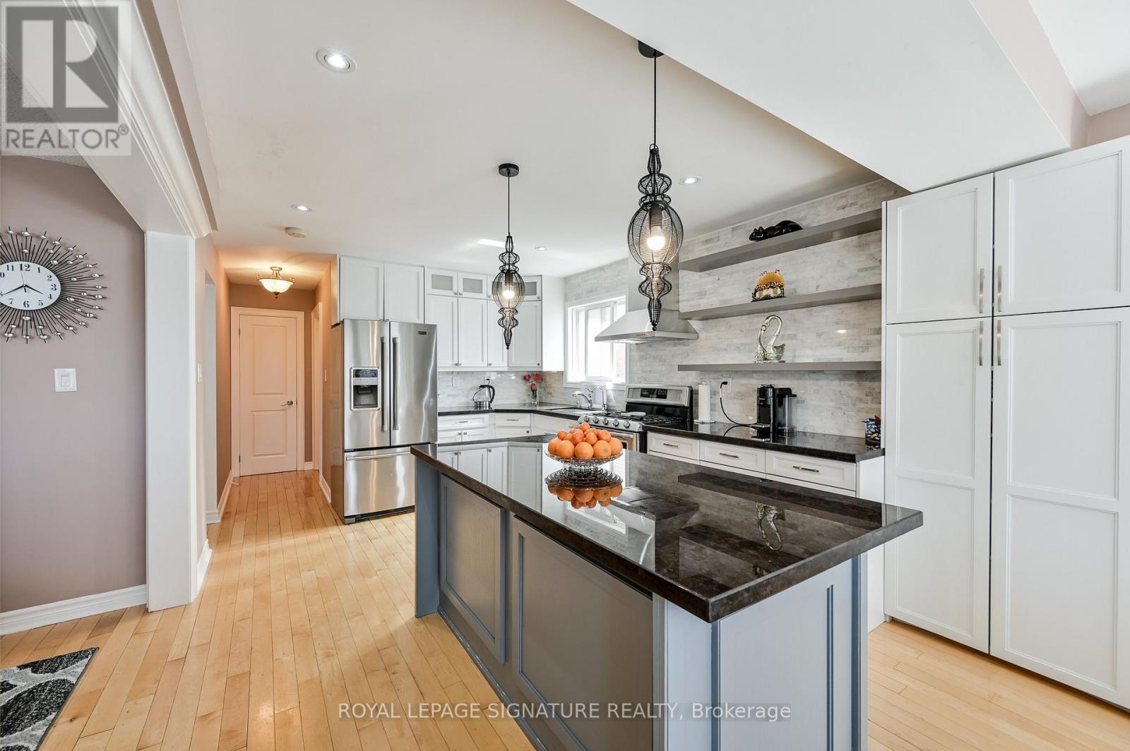 6164 Edenwood Drive, Mississauga, Ontario  L5N 2Y8 - Photo 14 - W12911134