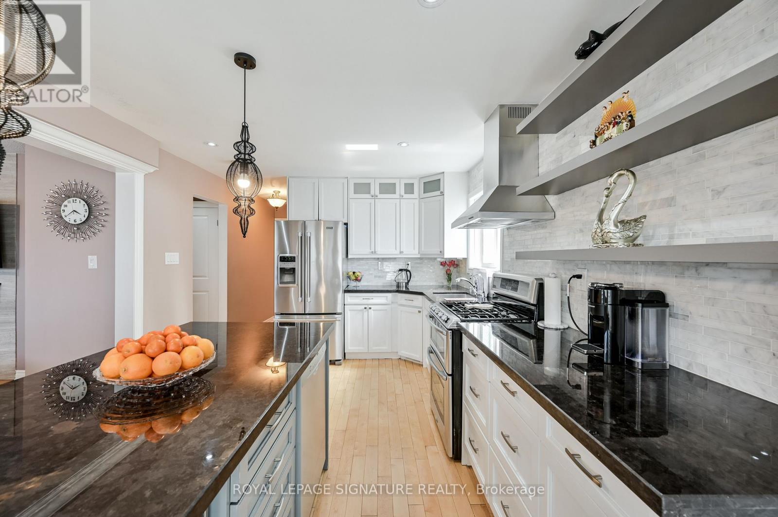 6164 Edenwood Drive, Mississauga, Ontario  L5N 2Y8 - Photo 15 - W12911134