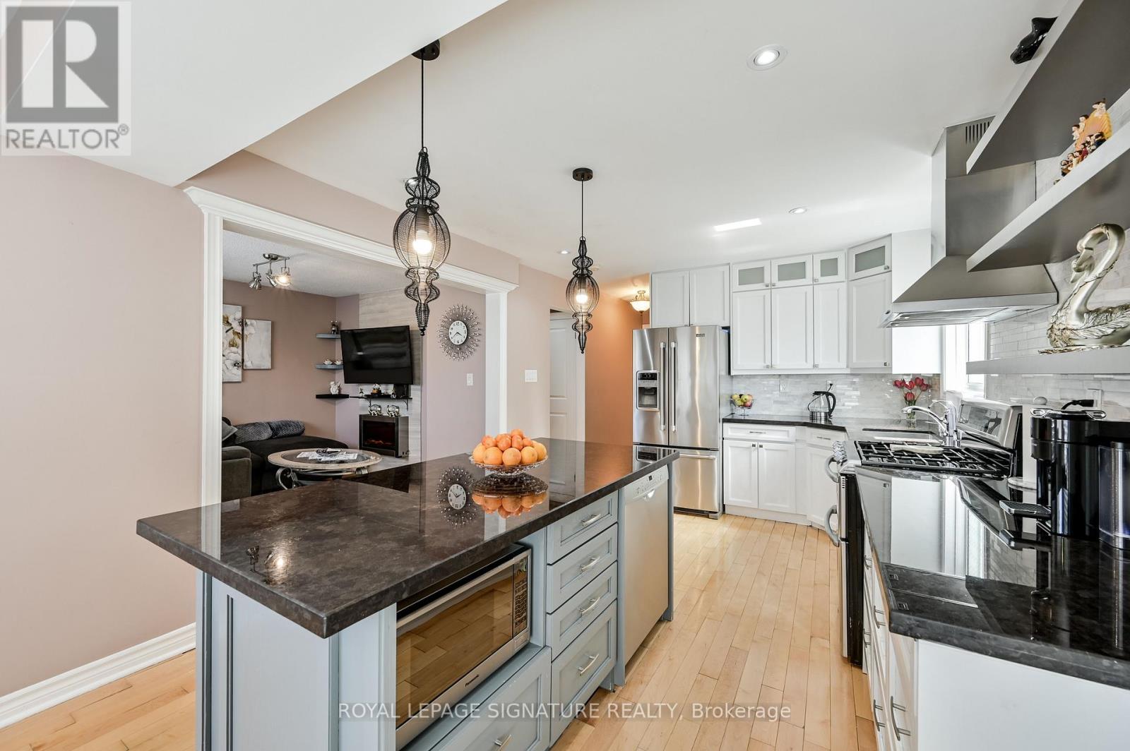 6164 Edenwood Drive, Mississauga, Ontario  L5N 2Y8 - Photo 18 - W12911134