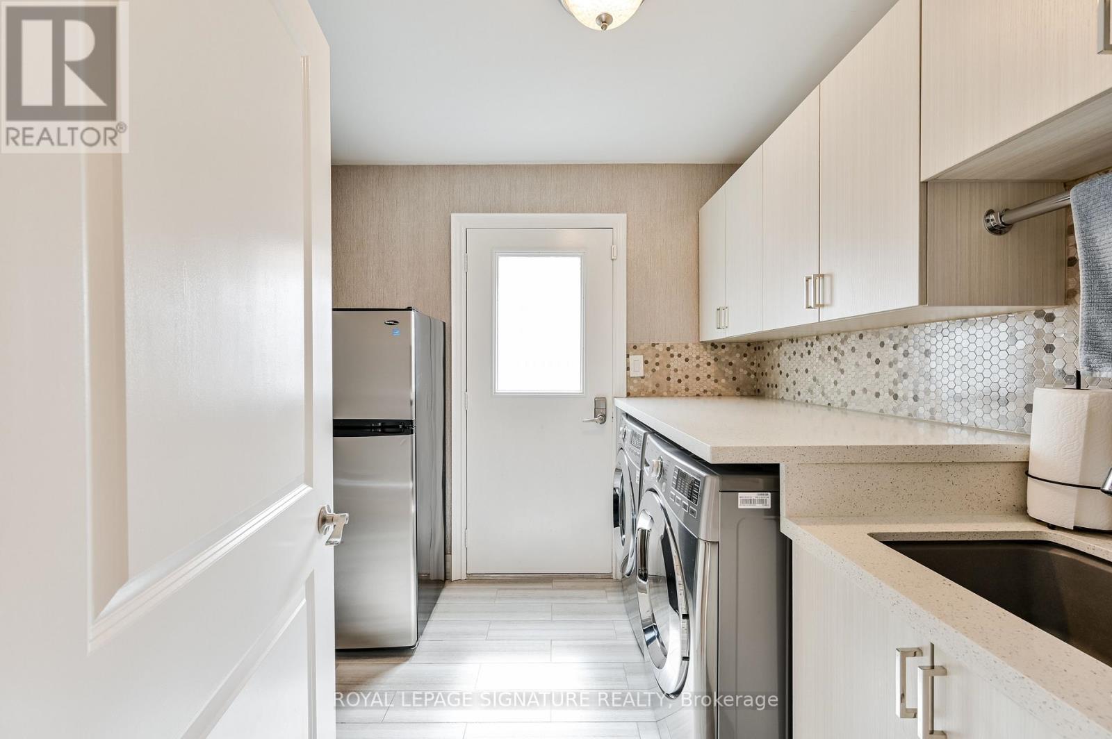 6164 Edenwood Drive, Mississauga, Ontario  L5N 2Y8 - Photo 21 - W12911134