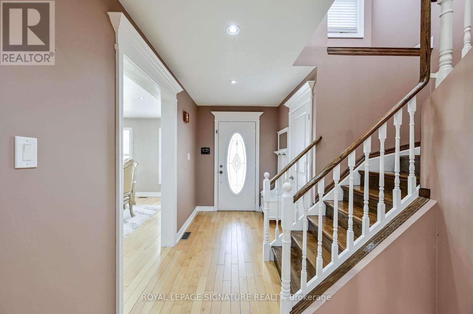 6164 Edenwood Drive, Mississauga, Ontario  L5N 2Y8 - Photo 4 - W12911134