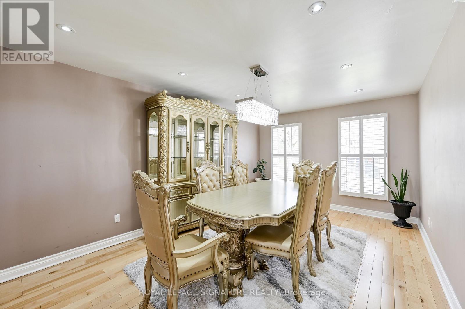 6164 Edenwood Drive, Mississauga, Ontario  L5N 2Y8 - Photo 7 - W12911134