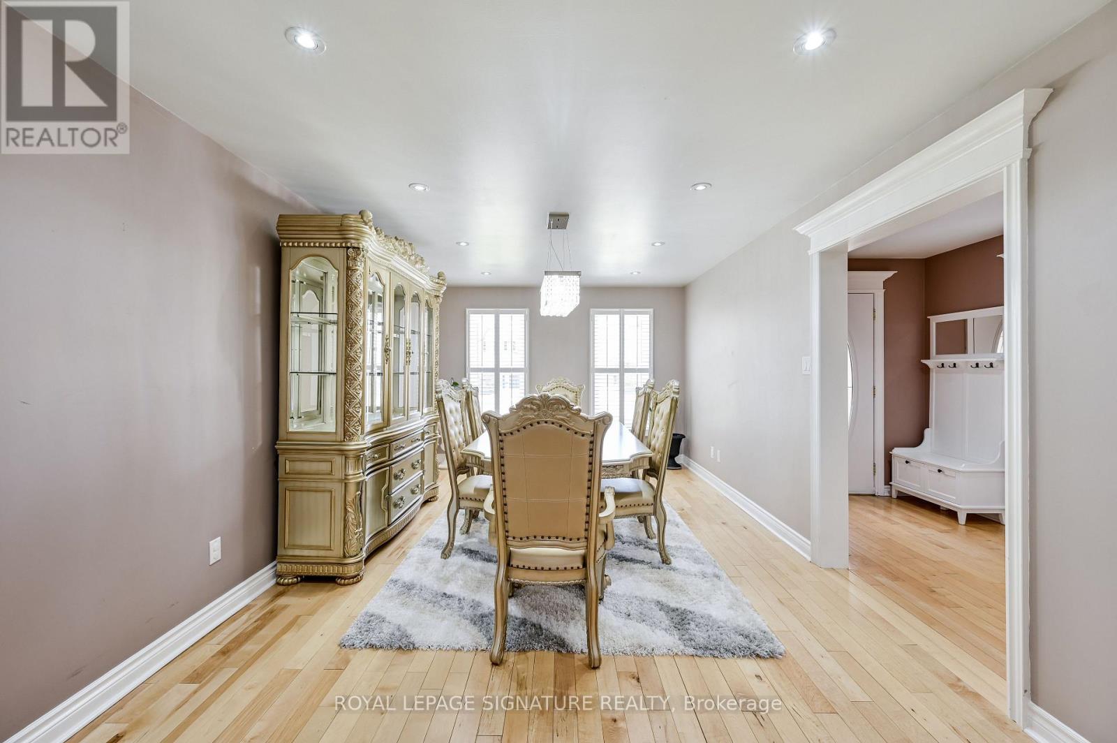 6164 Edenwood Drive, Mississauga, Ontario  L5N 2Y8 - Photo 8 - W12911134