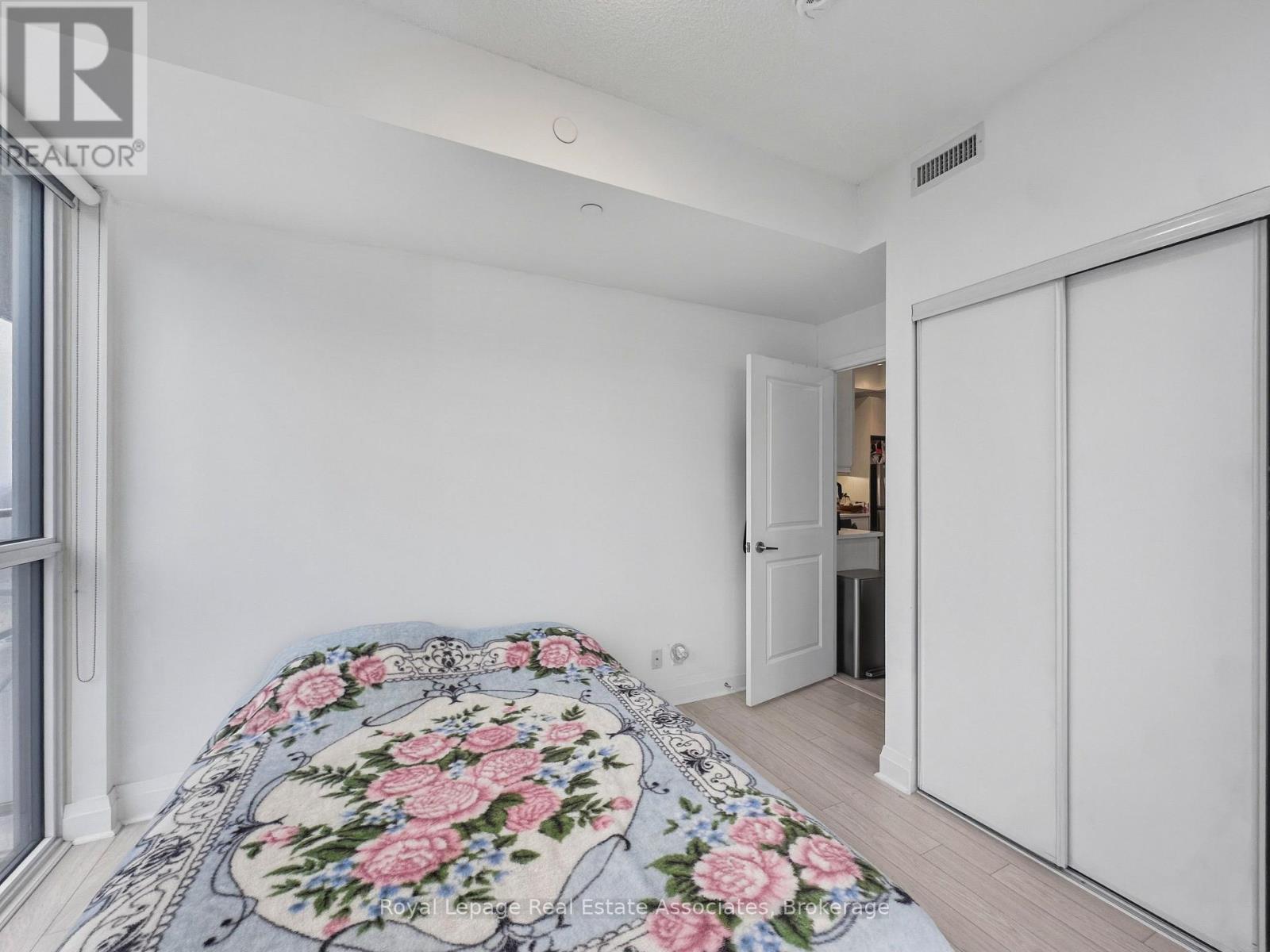 912 - 17 Zorra Street, Toronto, Ontario  M8Z 4Z6 - Photo 14 - W12911146