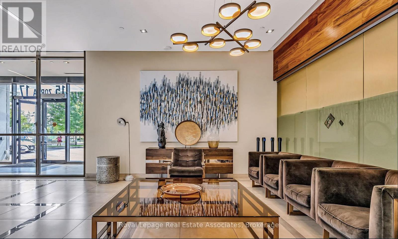 912 - 17 Zorra Street, Toronto, Ontario  M8Z 4Z6 - Photo 2 - W12911146