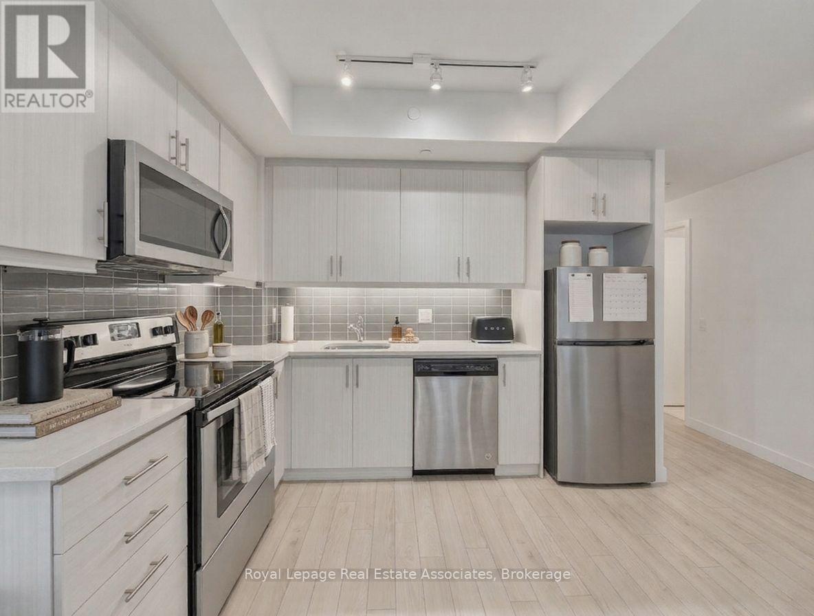 912 - 17 Zorra Street, Toronto, Ontario  M8Z 4Z6 - Photo 9 - W12911146