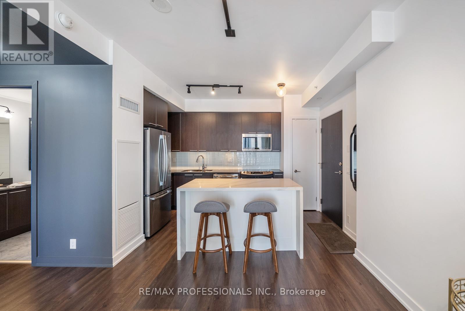 1705 - 10 Park Lawn Road, Toronto, Ontario  M8Y 3H8 - Photo 5 - W12911148