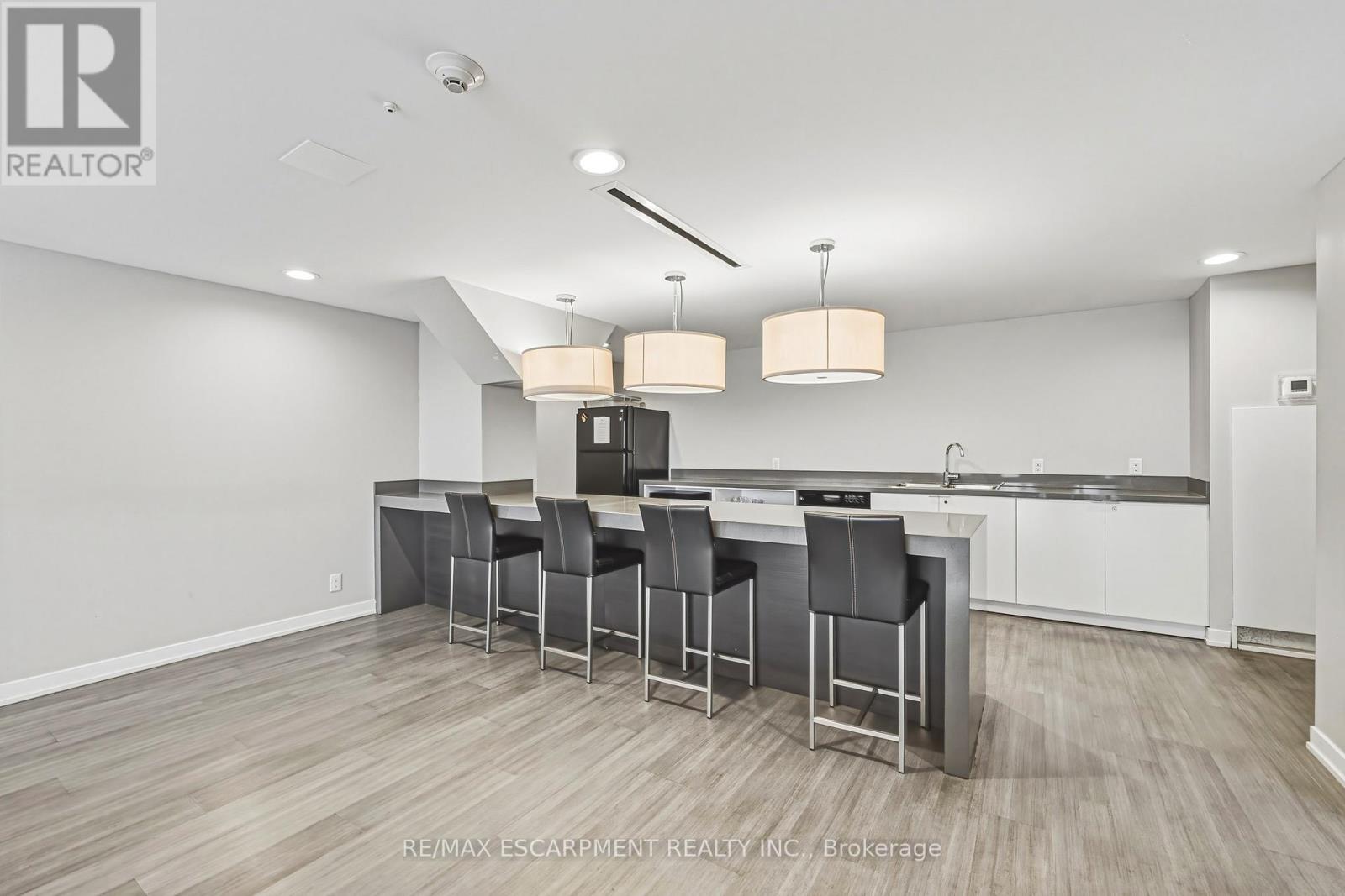 610 - 1940 Ironstone Drive, Burlington, Ontario  L7L 0E4 - Photo 25 - W12911154