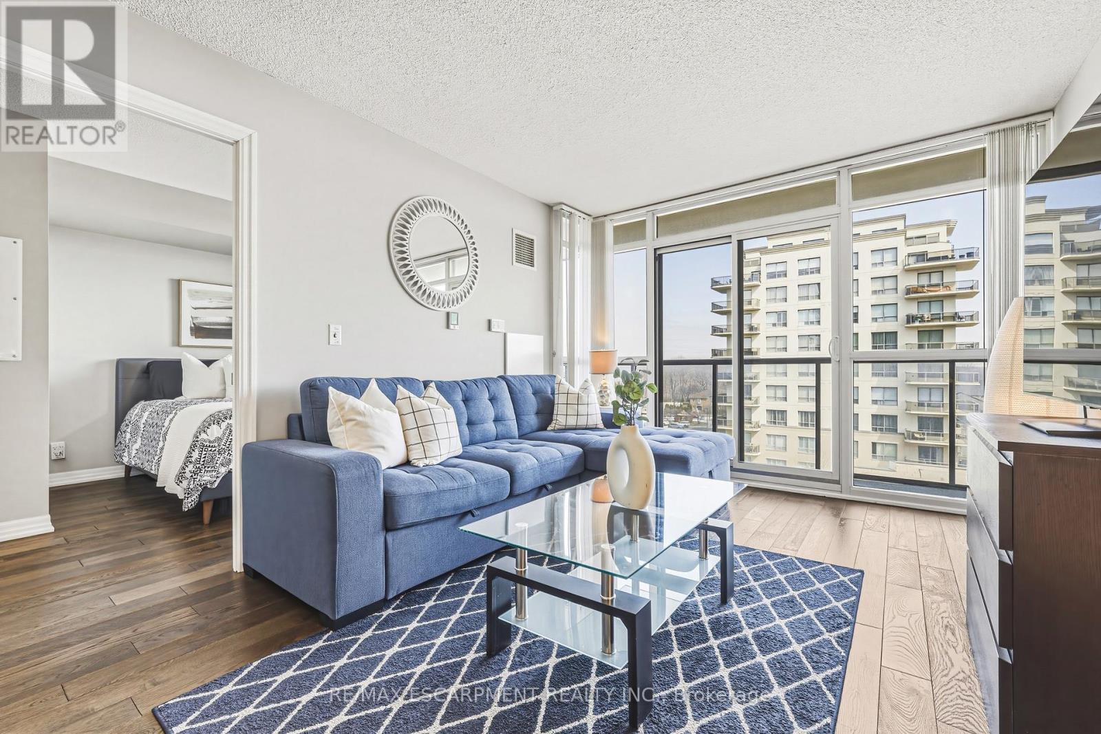 610 - 1940 Ironstone Drive, Burlington, Ontario  L7L 0E4 - Photo 9 - W12911154