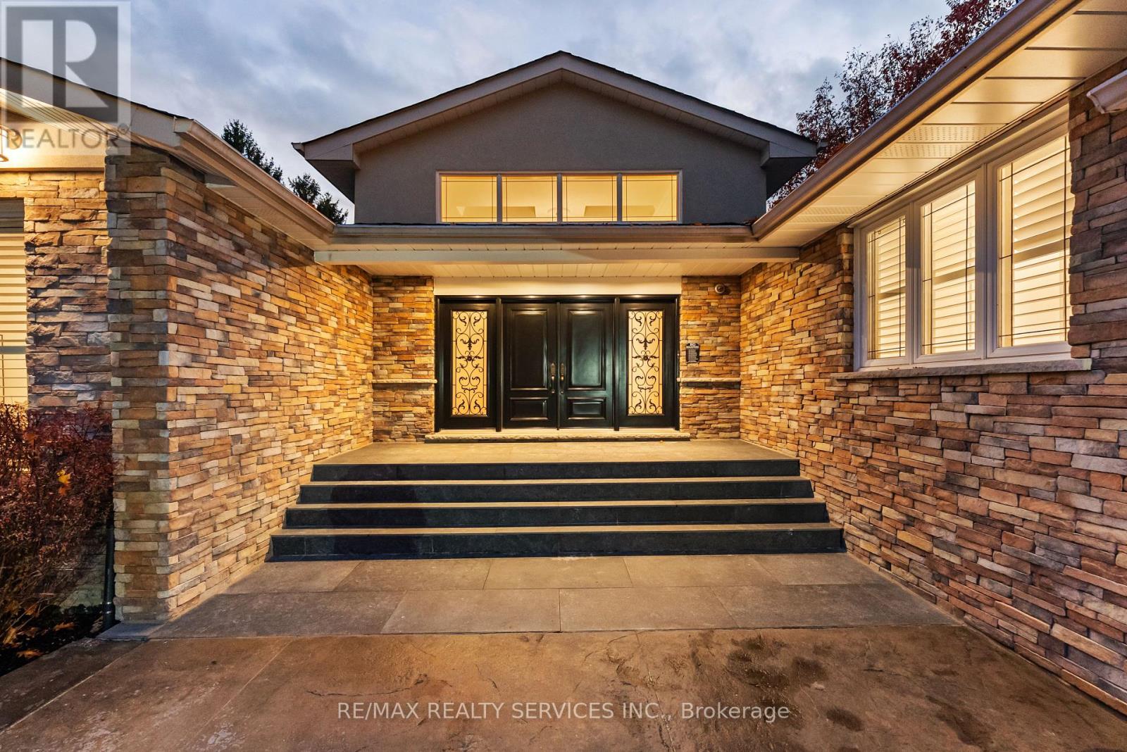 546 Conservation Drive, Brampton, Ontario  L6Z 0B8 - Photo 5 - W12911166