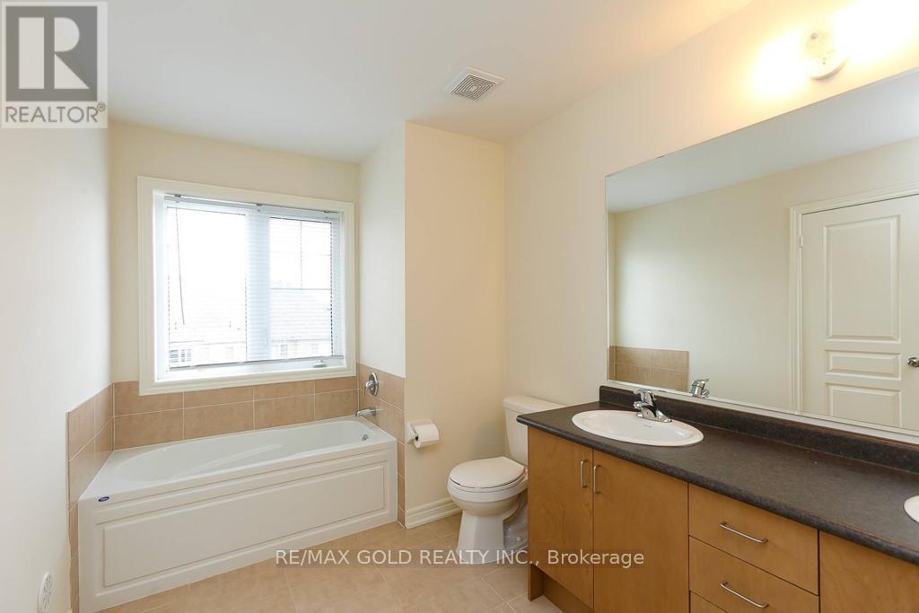 137 Inspire Boulevard, Brampton, Ontario  L6R 0B3 - Photo 11 - W12911174