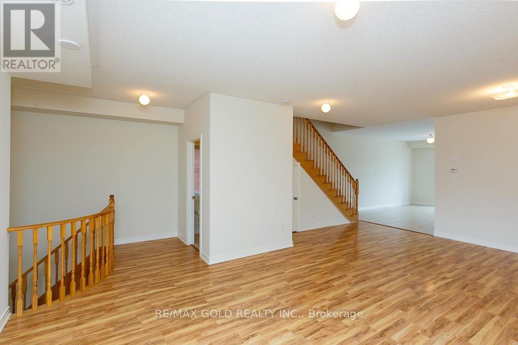 137 Inspire Boulevard, Brampton, Ontario  L6R 0B3 - Photo 3 - W12911174