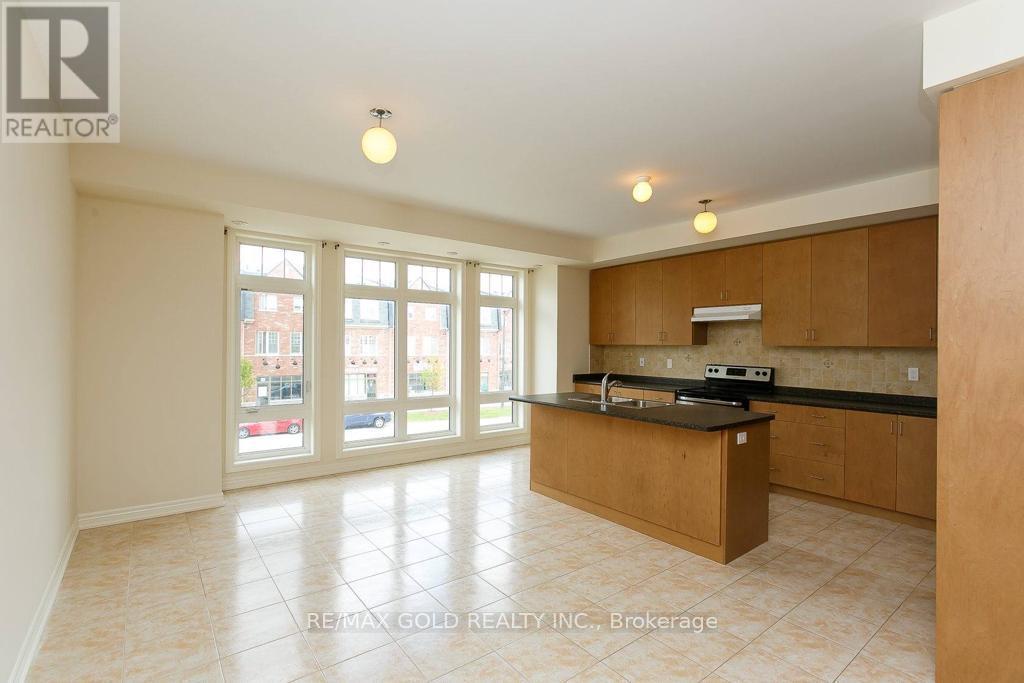 137 Inspire Boulevard, Brampton, Ontario  L6R 0B3 - Photo 6 - W12911174