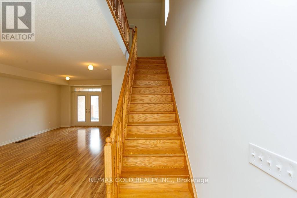 137 Inspire Boulevard, Brampton, Ontario  L6R 0B3 - Photo 8 - W12911174