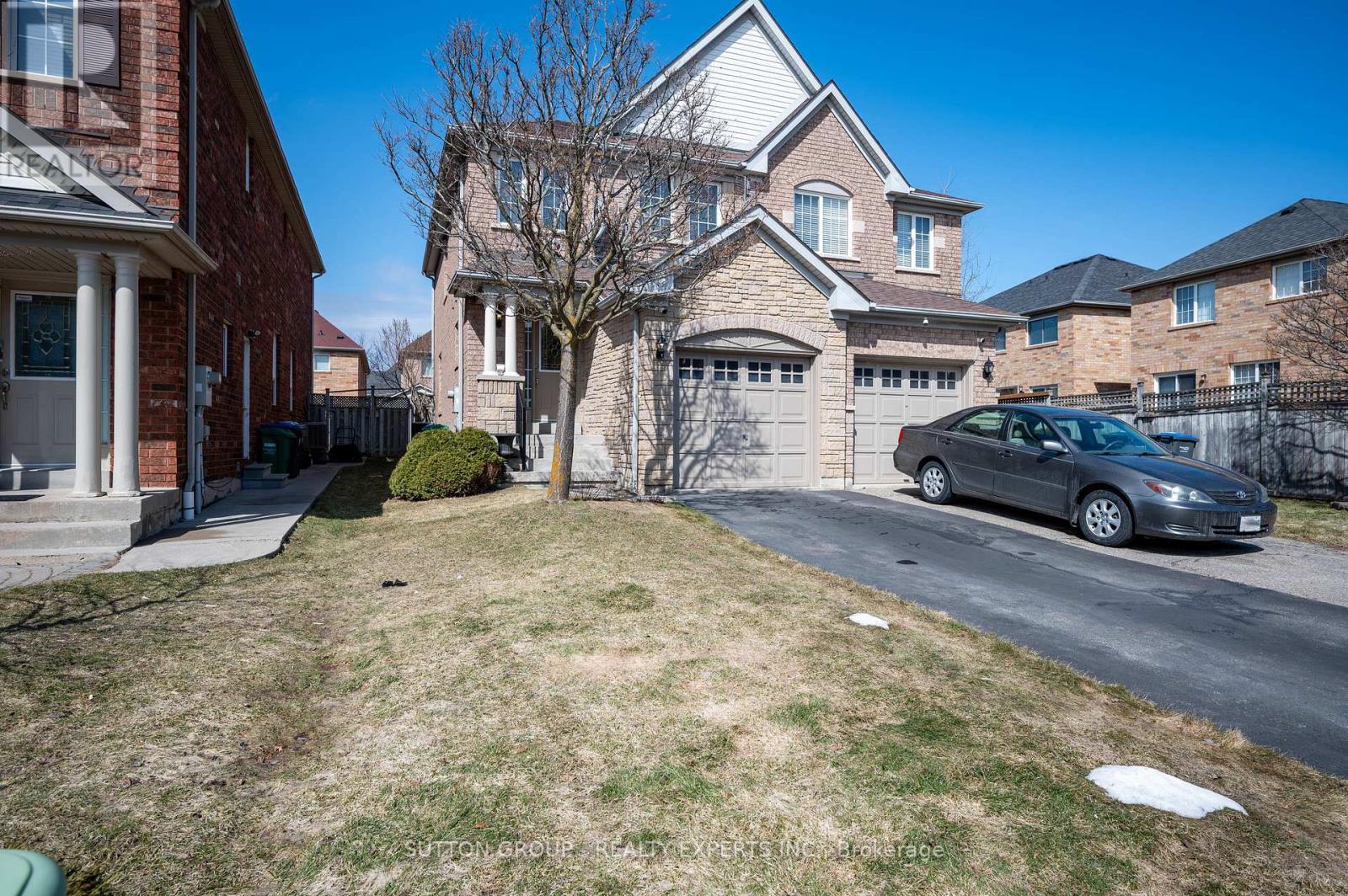 3077 Caulfield Crescent, Mississauga, Ontario  L5M 6J7 - Photo 2 - W12911188