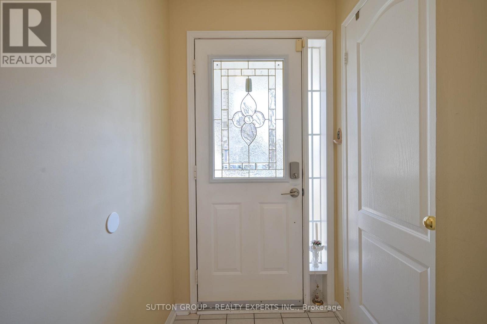 3077 Caulfield Crescent, Mississauga, Ontario  L5M 6J7 - Photo 4 - W12911188