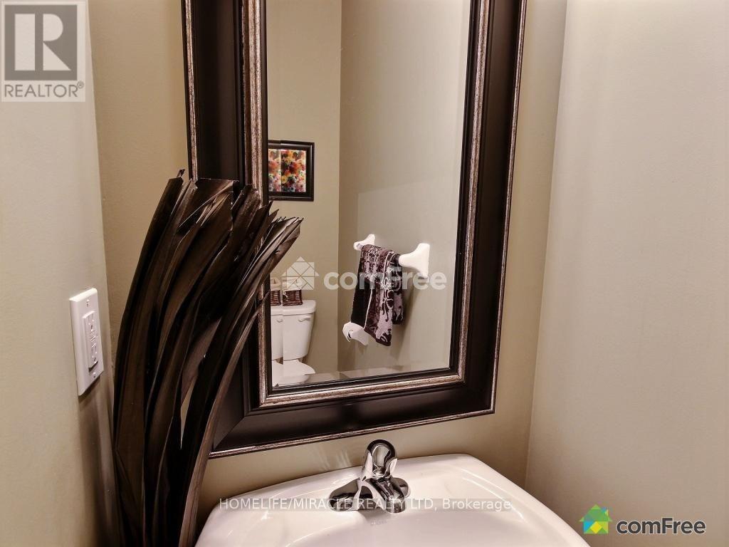 3082 Doyle Street, Mississauga, Ontario  L5M 0N1 - Photo 11 - W12911206