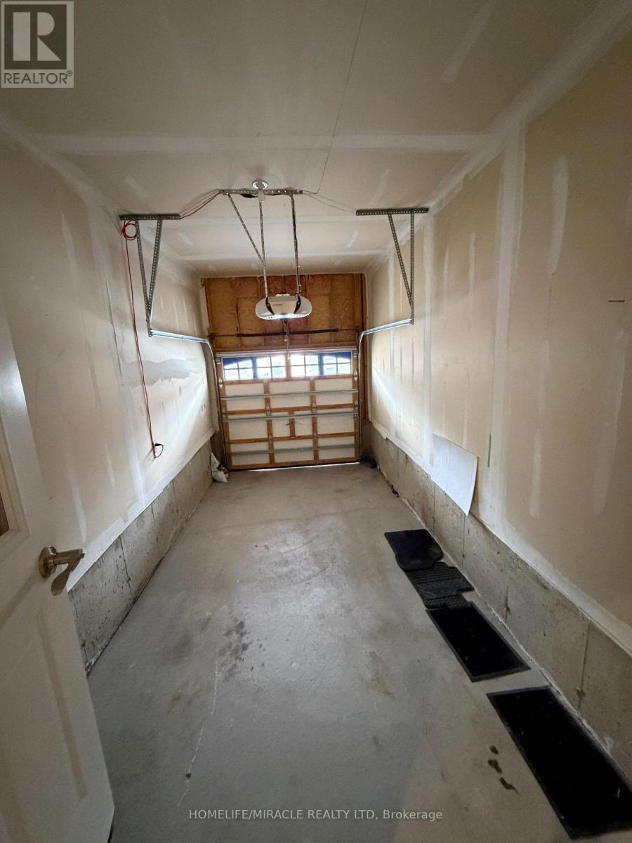 3082 Doyle Street, Mississauga, Ontario  L5M 0N1 - Photo 16 - W12911206