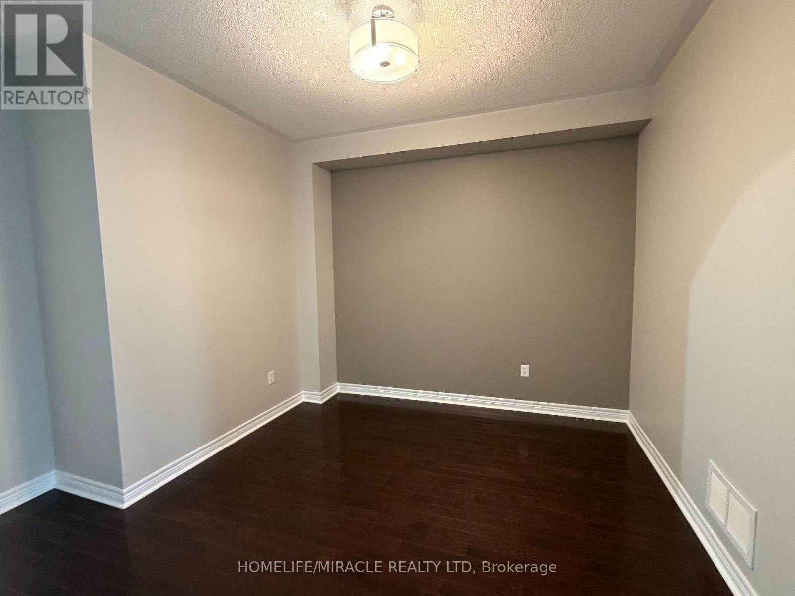 3082 Doyle Street, Mississauga, Ontario  L5M 0N1 - Photo 5 - W12911206