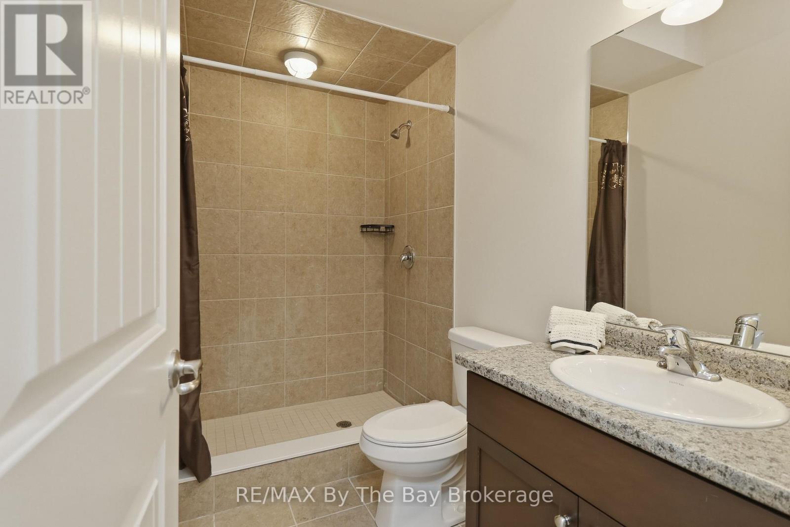 126 Delphi Lane, Blue Mountains, Ontario  N0H 1J0 - Photo 38 - X12907654