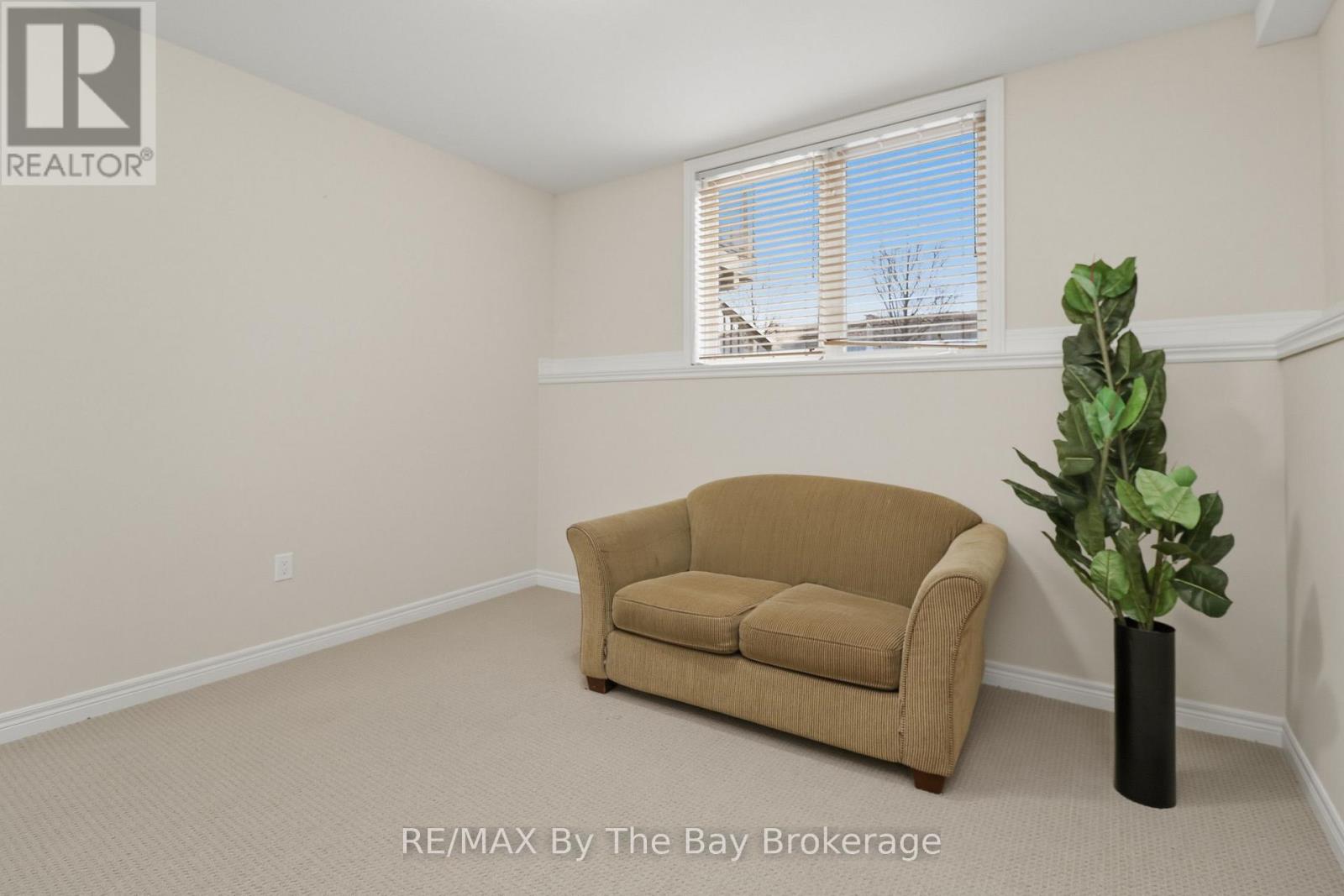 126 Delphi Lane, Blue Mountains, Ontario  N0H 1J0 - Photo 35 - X12907654