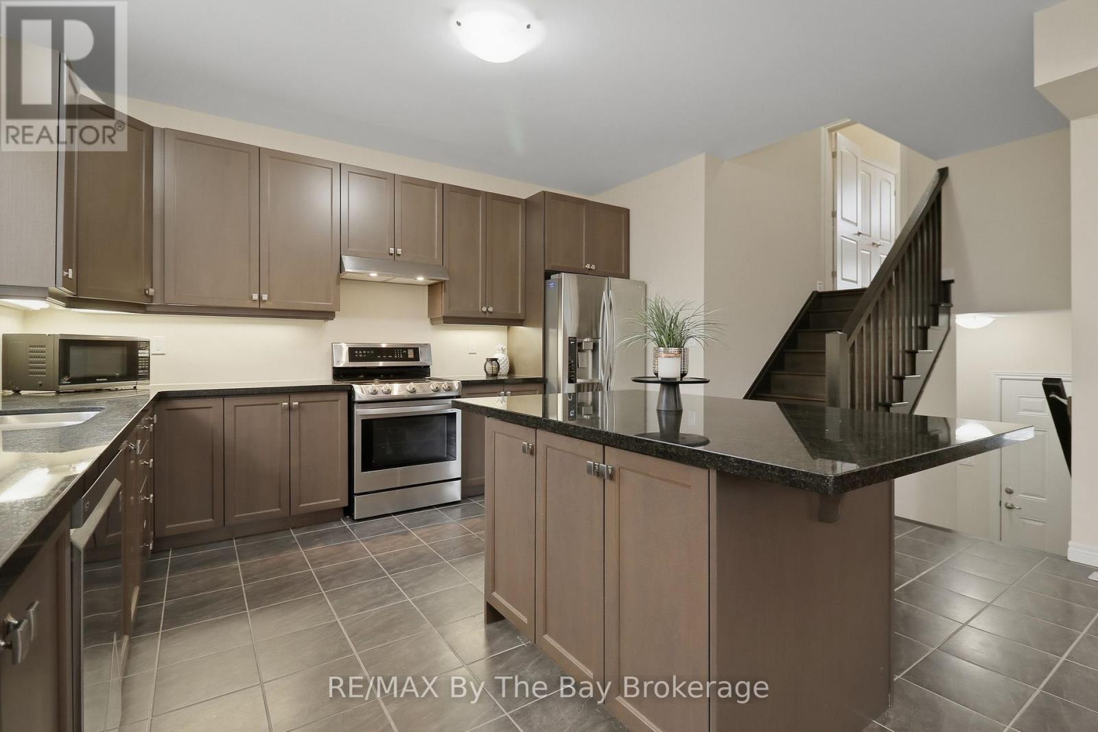 126 Delphi Lane, Blue Mountains, Ontario  N0H 1J0 - Photo 29 - X12907654