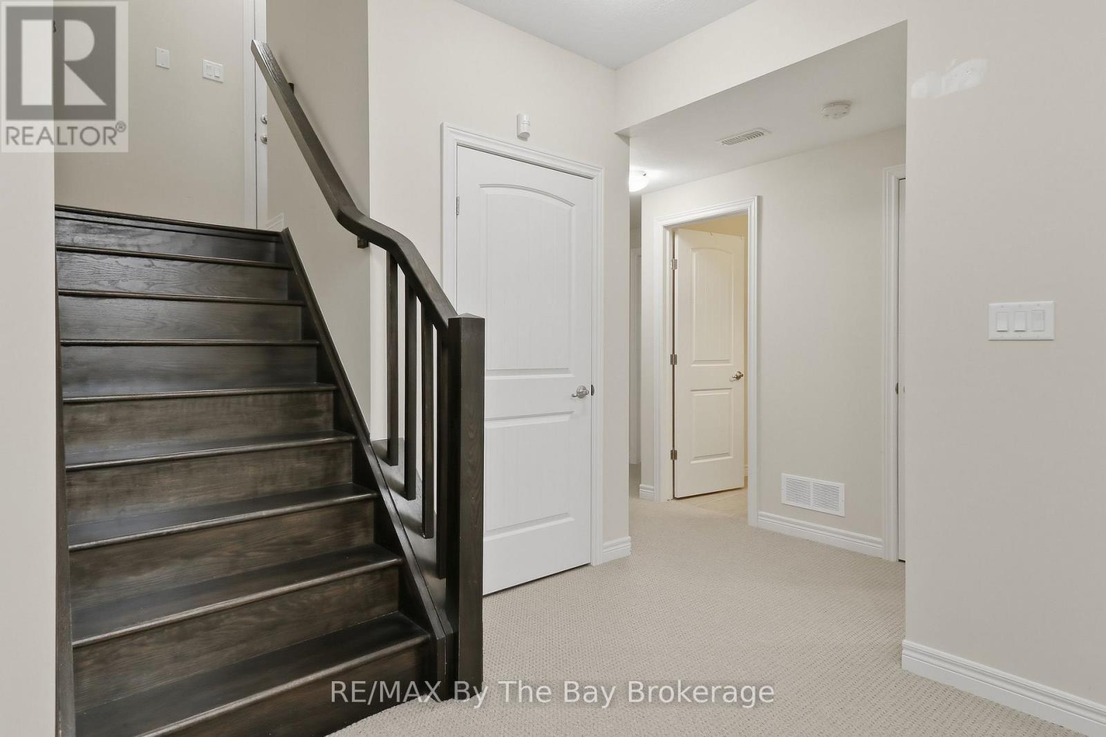 126 Delphi Lane, Blue Mountains, Ontario  N0H 1J0 - Photo 34 - X12907654