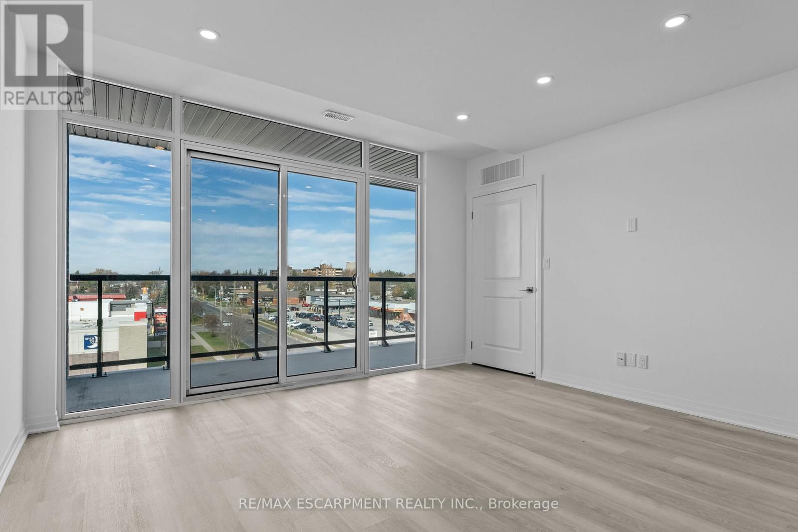 504 - 5 Hamilton Street, Hamilton, Ontario  L8B 2A4 - Photo 13 - X12910978