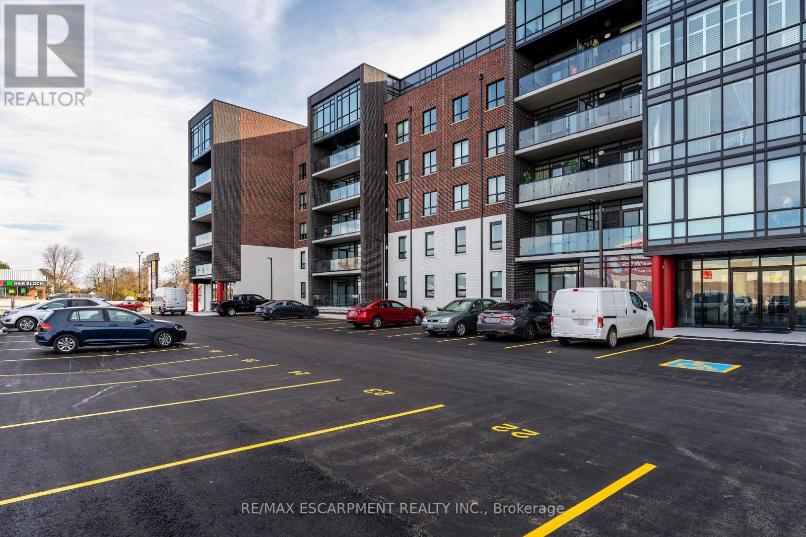 504 - 5 Hamilton Street, Hamilton, Ontario  L8B 2A4 - Photo 2 - X12910978