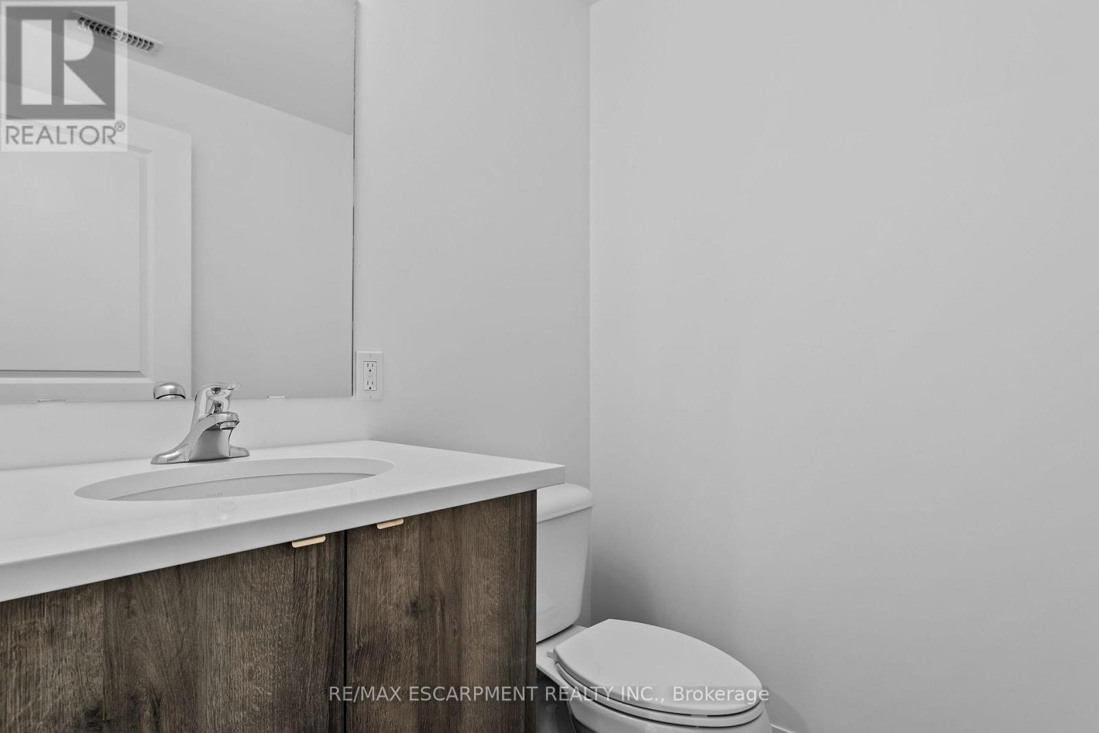 504 - 5 Hamilton Street, Hamilton, Ontario  L8B 2A4 - Photo 6 - X12910978