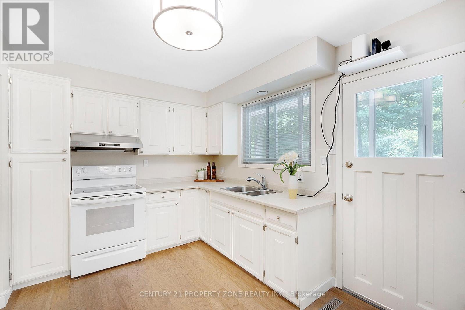 187 Winston Boulevard, Cambridge, Ontario  N3C 1M1 - Photo 7 - X12911008