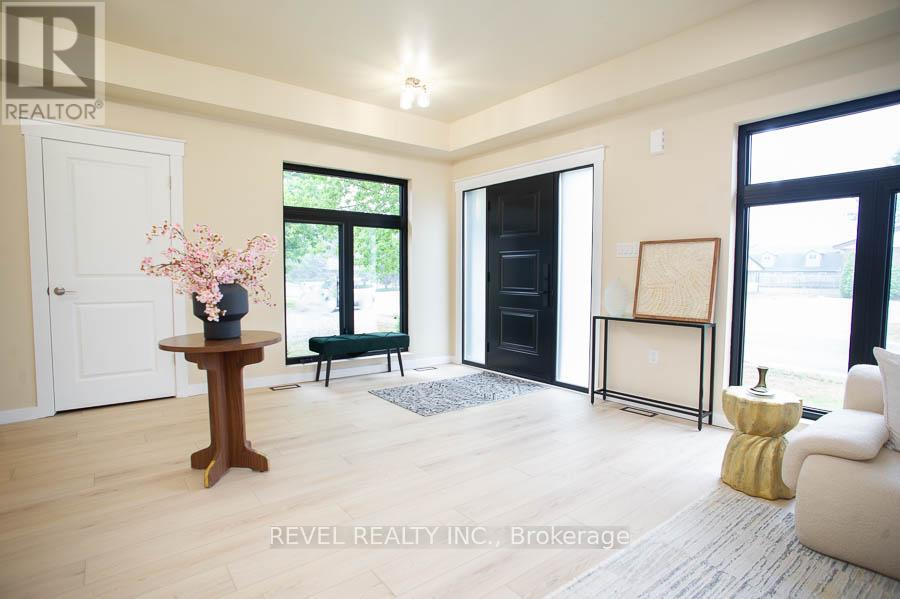 68 Hamilton Plank Road, Norfolk (Port Dover), Ontario  N0A 1N7 - Photo 5 - X12911022