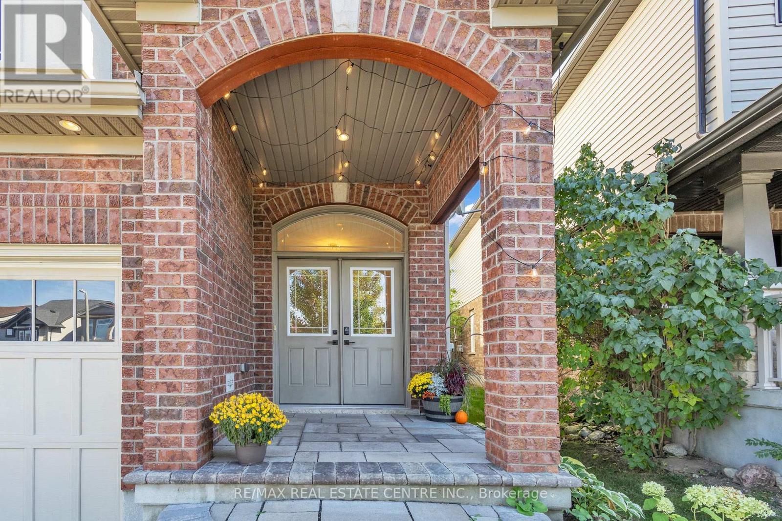 237 Goodwin Drive, Guelph, Ontario  N1L 0K1 - Photo 2 - X12911068