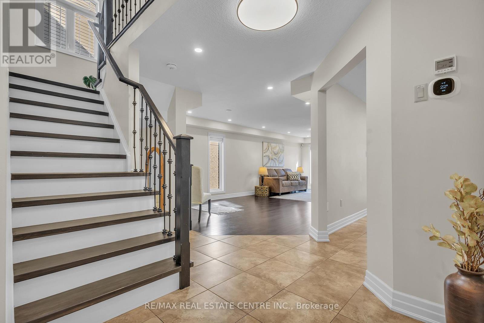 237 Goodwin Drive, Guelph, Ontario  N1L 0K1 - Photo 5 - X12911068