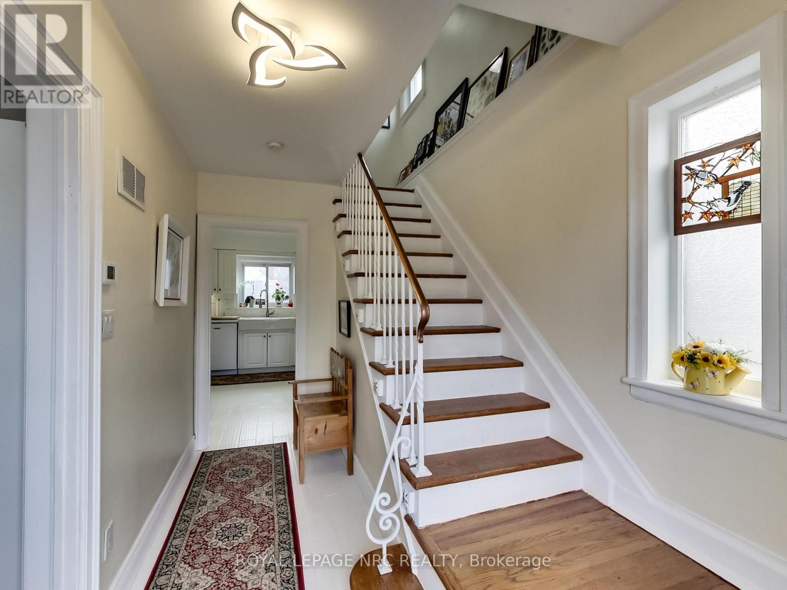 91 Weir Street S, Hamilton, Ontario  L8K 3A8 - Photo 4 - X12911090