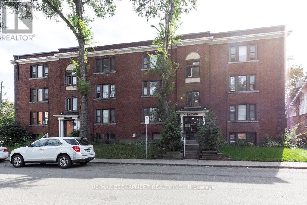 1 - 352 Hunter Street E, Hamilton, Ontario  L8N 1N8 - Photo 4 - X12911220