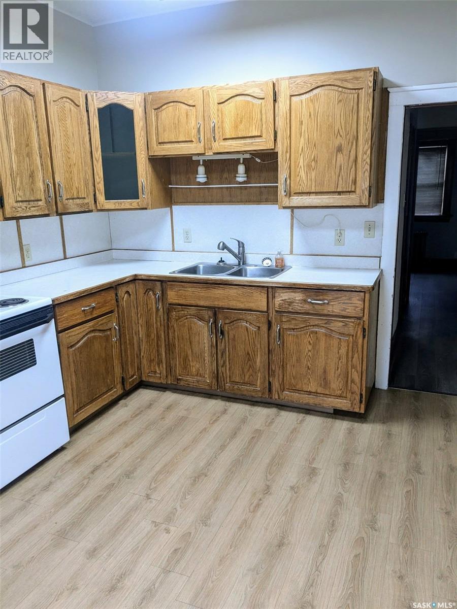 412 Iroquois Street W, Moose Jaw, Saskatchewan  S6H 5B3 - Photo 12 - SK028527