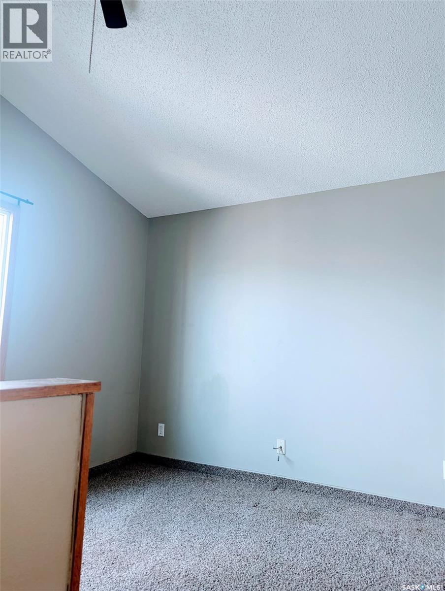 412 Iroquois Street W, Moose Jaw, Saskatchewan  S6H 5B3 - Photo 17 - SK028527
