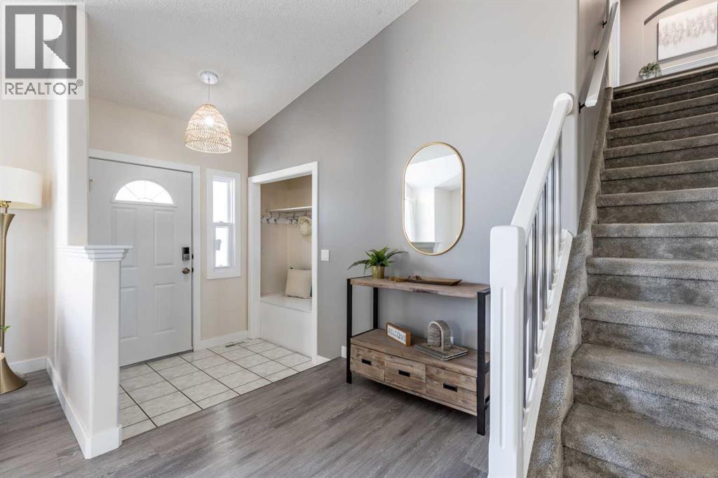 56 Stanfield Way Se, Medicine Hat, Alberta  T1B 4J4 - Photo 3 - A2289450