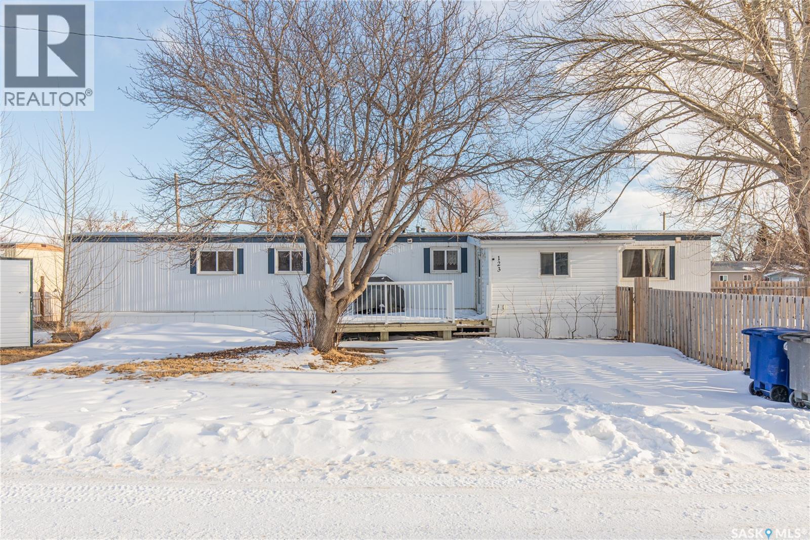 123 Dogwood Street, Caronport, Saskatchewan  S0H 0S0 - Photo 1 - SK030049