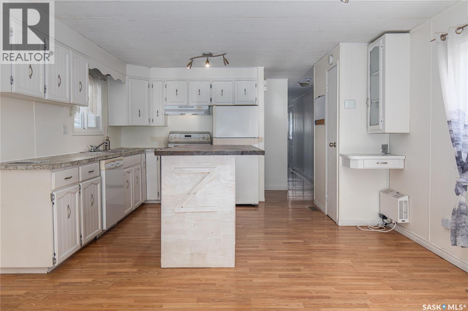 123 Dogwood Street, Caronport, Saskatchewan  S0H 0S0 - Photo 9 - SK030049