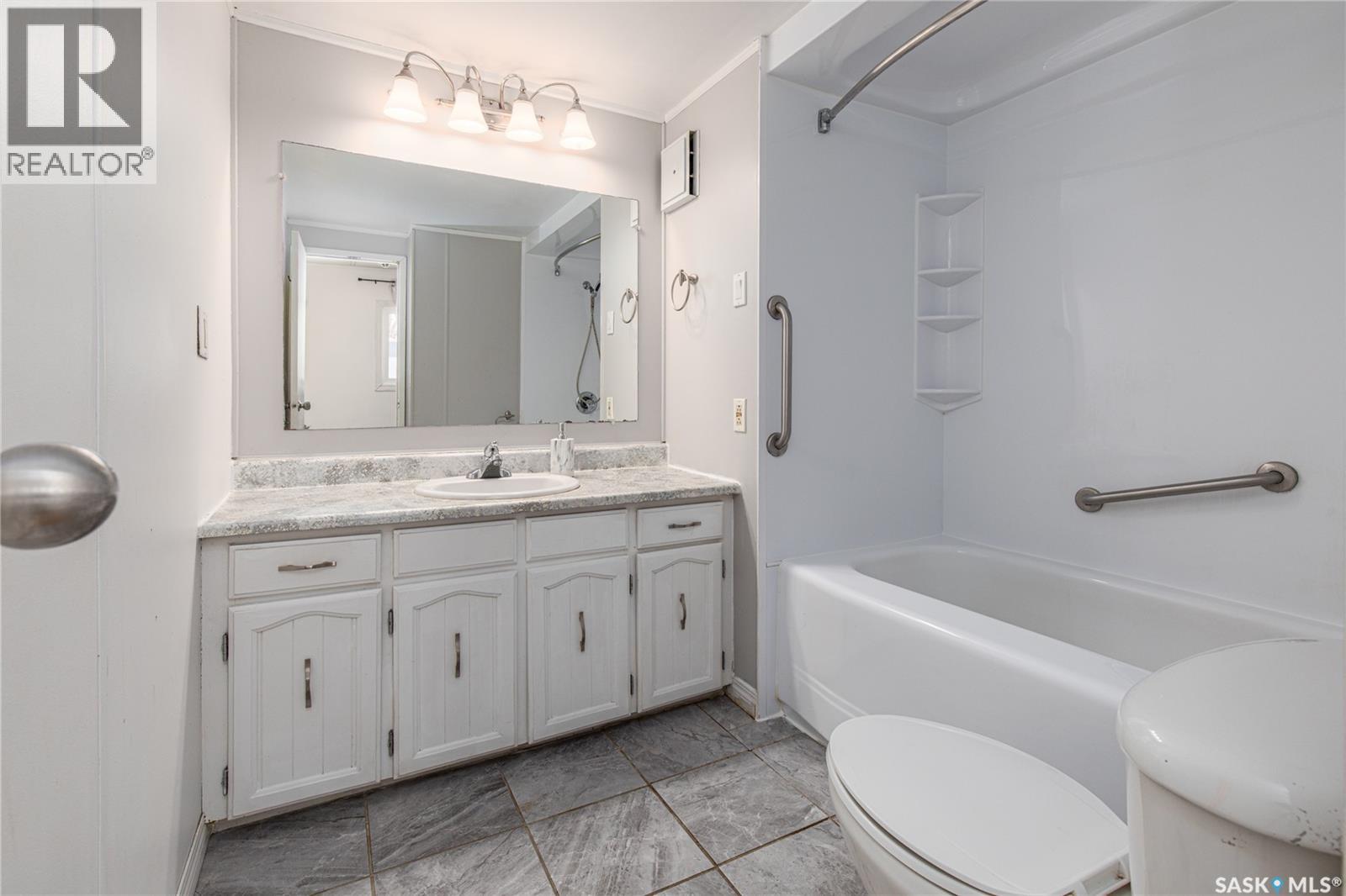 123 Dogwood Street, Caronport, Saskatchewan  S0H 0S0 - Photo 14 - SK030049