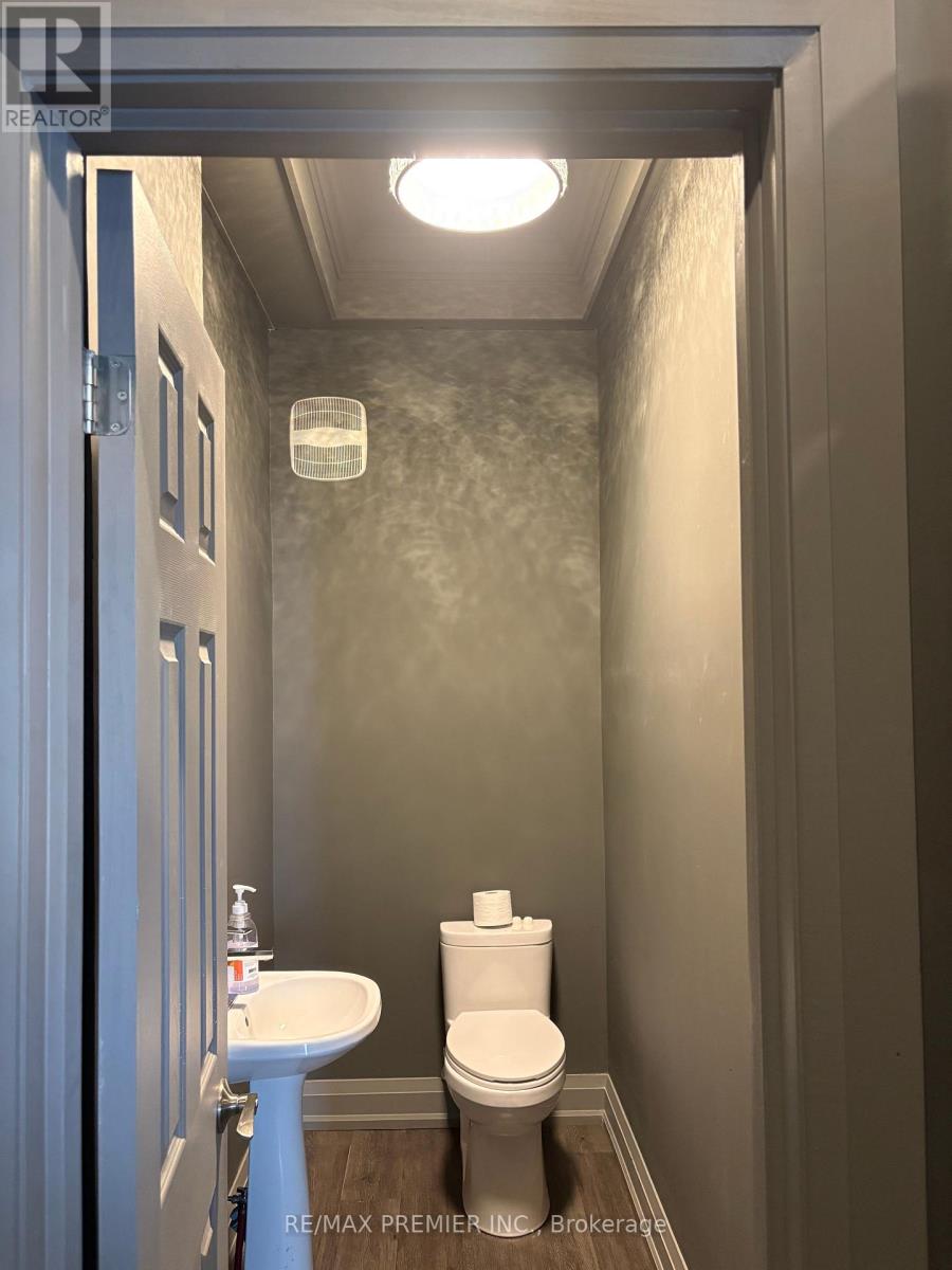 2892 Dufferin Street, Toronto, Ontario  M6B 3S6 - Photo 14 - W12849042