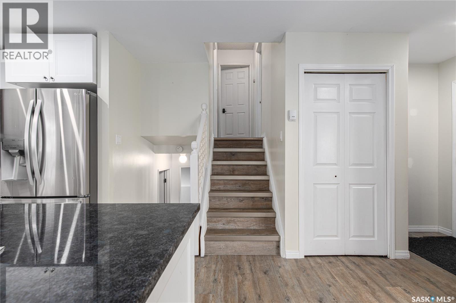 1266 Maybery Crescent, Moose Jaw, Saskatchewan  S6H 7B4 - Photo 20 - SK031075