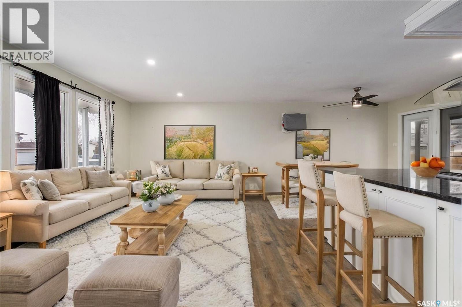 1266 Maybery Crescent, Moose Jaw, Saskatchewan  S6H 7B4 - Photo 9 - SK031075