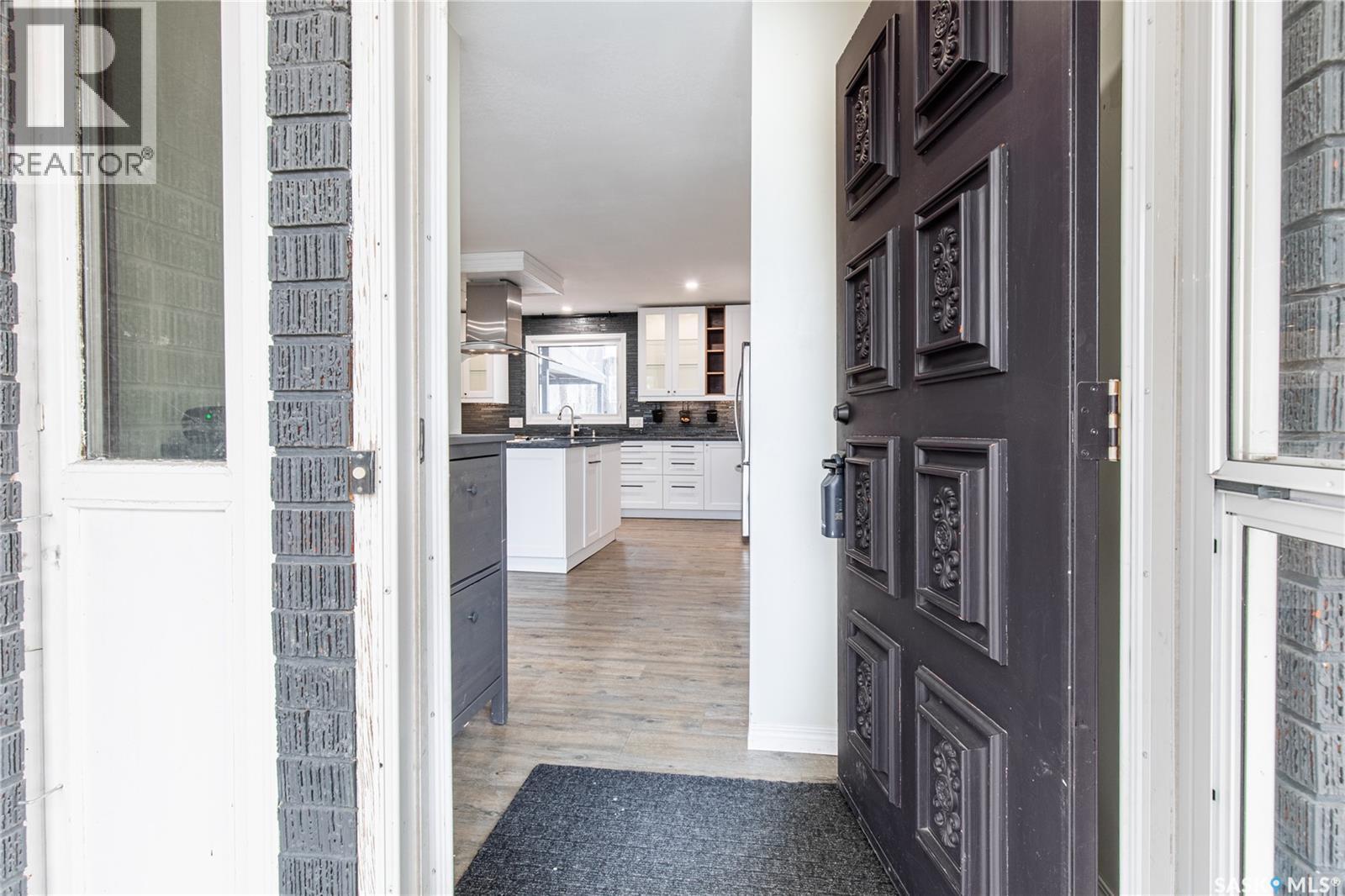 1266 Maybery Crescent, Moose Jaw, Saskatchewan  S6H 7B4 - Photo 6 - SK031075