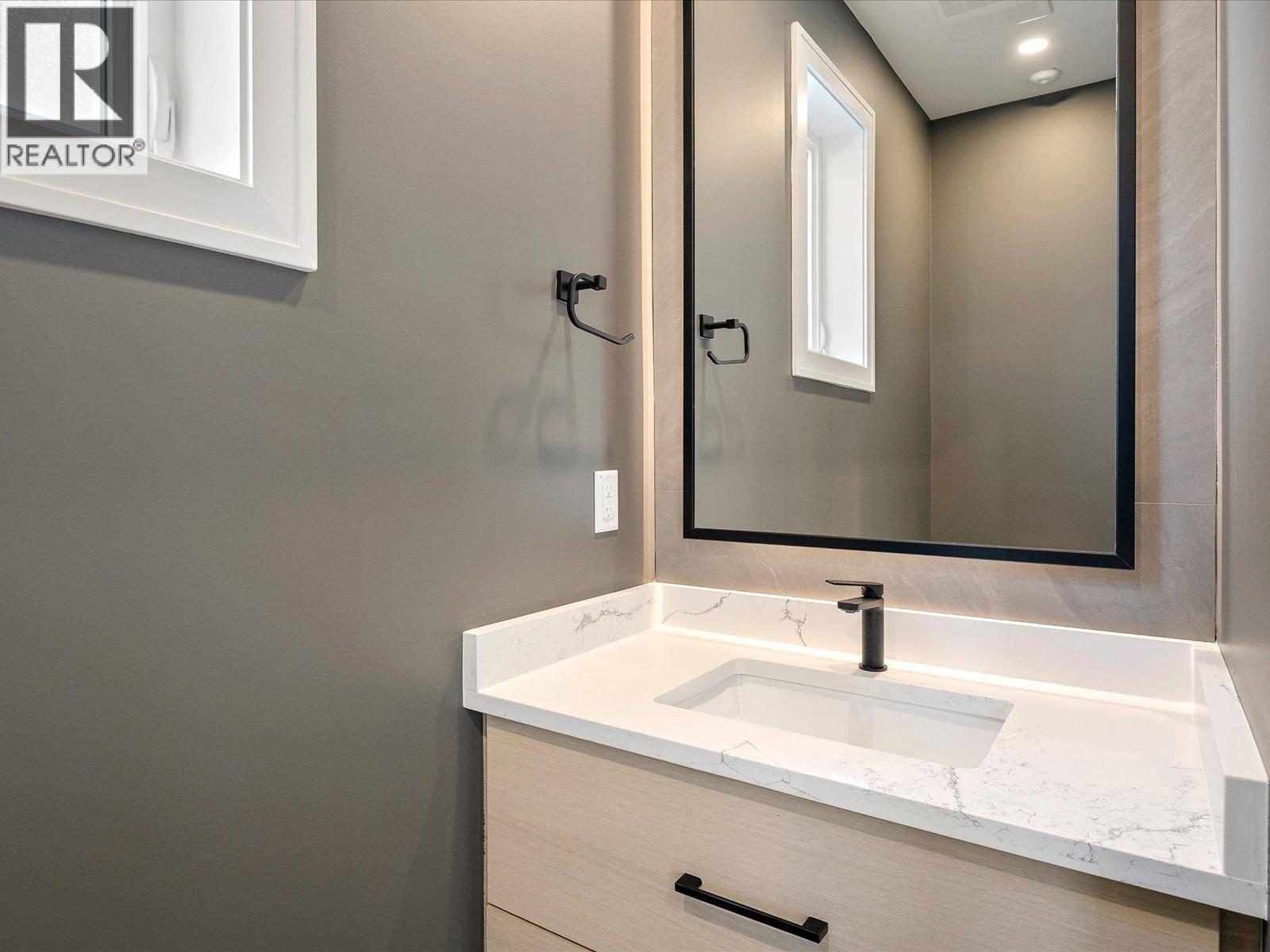 1006 Phare Crescent Crescent, Pemberton, British Columbia  V0N 2L0 - Photo 9 - R3101697