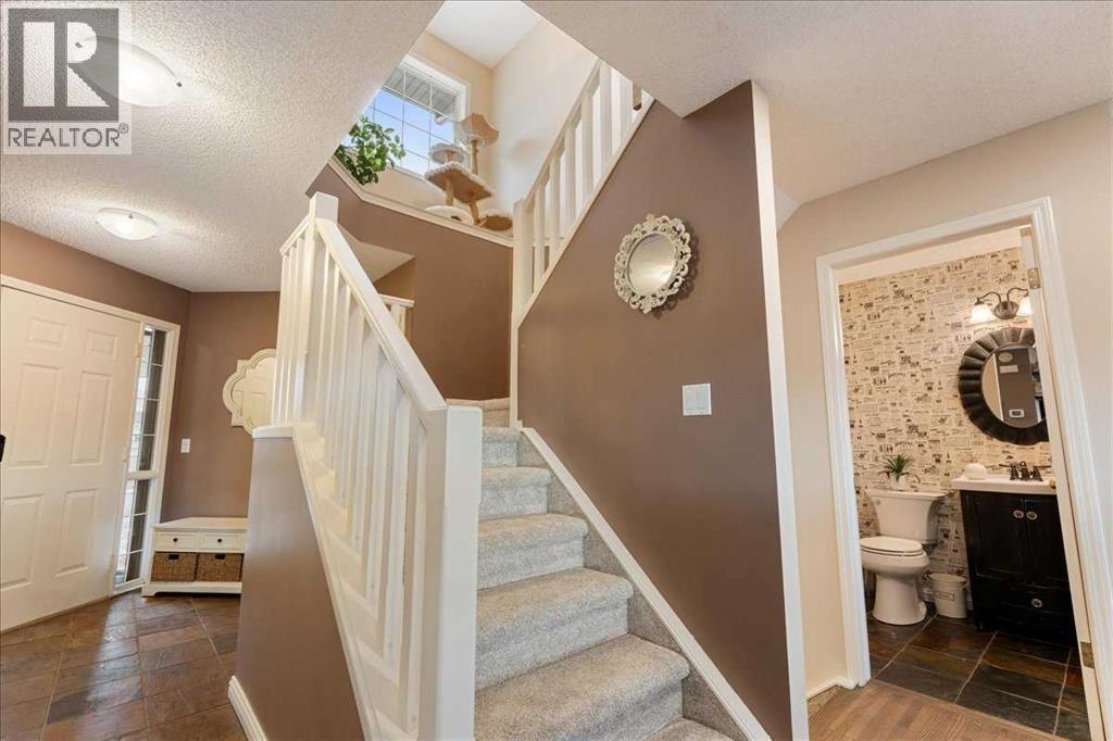 128 West Terrace Crescent, Cochrane, Alberta  T4C 1R3 - Photo 13 - A2284095