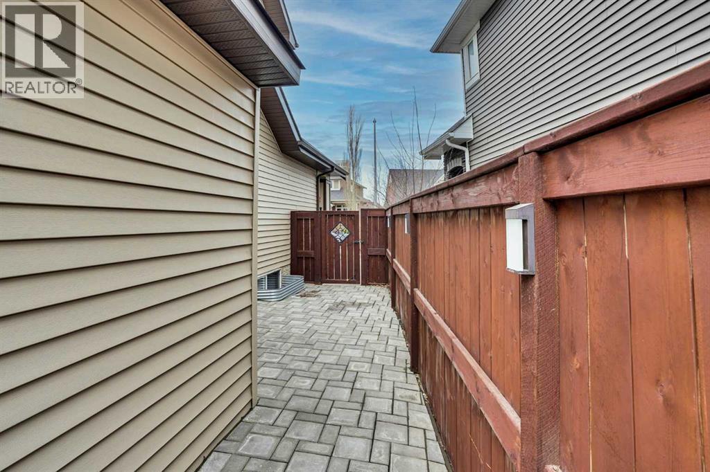 300 Coopers Hill Sw, Airdrie, Alberta  T4B 0S1 - Photo 43 - A2295022